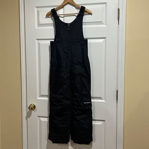 Like New Unisex Youth size L Peak Bib. Great winter gear for any youngster.
